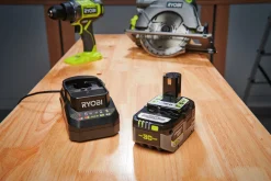 Batteri + Laddare ONE+ RC18120B-140X 4Ah 18V><noscript><img width=