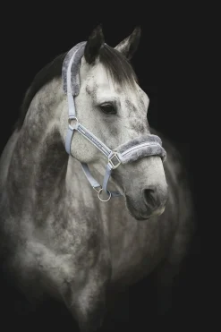 Grimma Horse Unique med ludd Ljusblå>Källquist